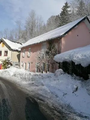 L'établissement Grande maison au charme chaleureux hiver comme été en hiver