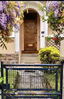 Jardin de l'établissement Villanelle maison en centre hyper calme et au vert