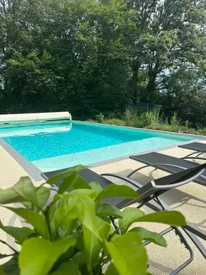 Piscine de l'établissement Gîte Corrézien 3 pers. Piscine chauffée ou située à proximité
