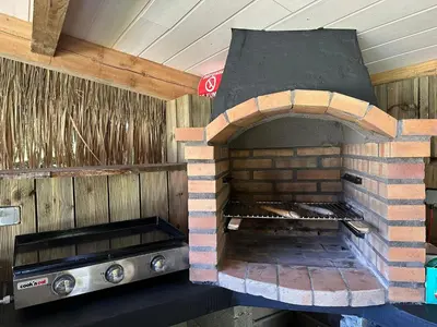 Cuisine ou kitchenette dans l'établissement Gîte Corrézien 3 pers. Piscine chauffée