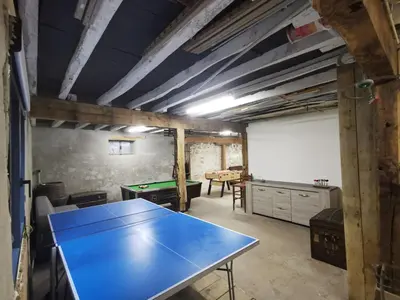 Tennis de table au sein de l'établissement Gîte Corrézien 3 pers. Piscine chauffée ou à proximité