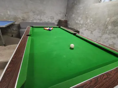 Billard dans l'établissement Gîte Corrézien 3 pers. Piscine chauffée