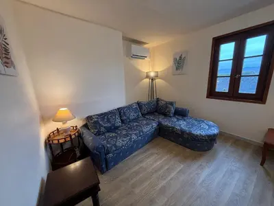 Coin salon dans l'établissement Maison 4ch, 5 lits, terrasse, Terrasson Dordogne, wifi