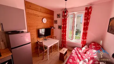 Cuisine ou kitchenette dans l'établissement Les Brumes, Appartement N°2