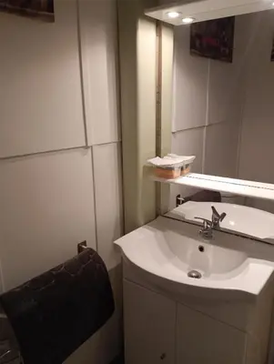 Salle de bains dans l'établissement Studio Mont dore proche funiculaire