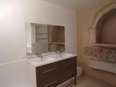 Salle de bains dans l'établissement Le Chant des Ifs
