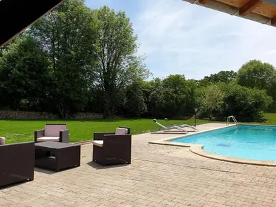 Piscine de l'établissement Le Chant des Ifs ou située à proximité
