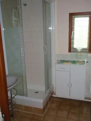 Salle de bains dans l'établissement Le Chardonnay - Gîte - Lot (vallée de la Dordogne)