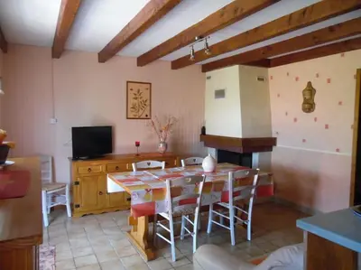 Télévision ou salle de divertissement dans l'établissement Le Chardonnay - Gîte - Lot (vallée de la Dordogne)