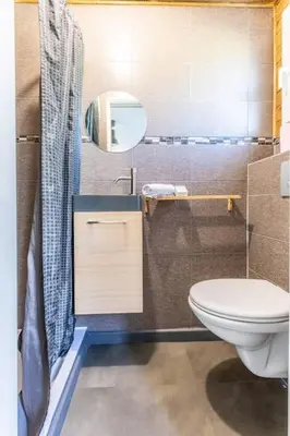 Salle de bains dans l'établissement Maison 12 Couchages tout confort - 11B Vialle St Gene
