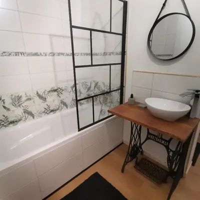 Salle de bains dans l'établissement Gite L'estive du Clozel Le Salers
