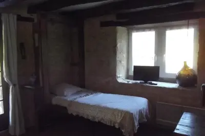 Télévision ou salle de divertissement dans l'établissement Domaine des 3 vallee dordogne