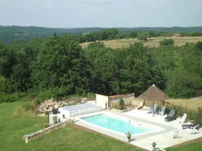 Piscine de l'établissement Domaine des 3 vallee dordogne ou située à proximité