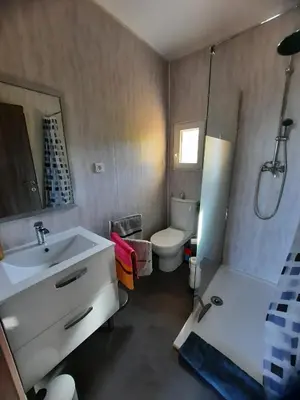 Salle de bains dans l'établissement Chez Marc