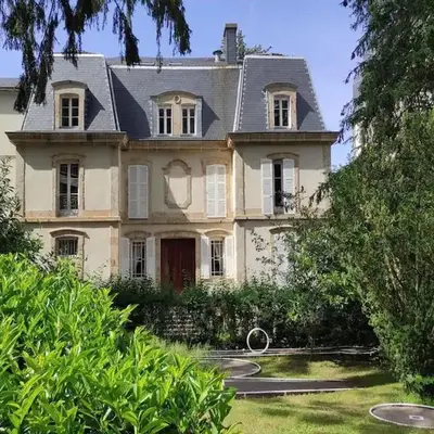 T3 duplex avec parking à La Bourboule - FR-1-608-269