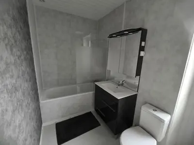 Salle de bains dans l'établissement Maison périgourdine au calme