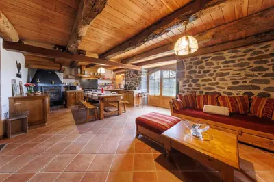 Cuisine ou kitchenette dans l'établissement L'Anglardoise - Maison pour 7 voyageurs