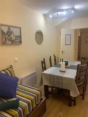 Coin salon dans l'établissement Superbe duplex les belles Rives Argentat bords Dordogne avec wifi