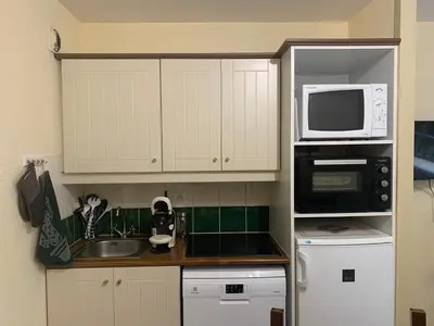 Cuisine ou kitchenette dans l'établissement Superbe duplex les belles Rives Argentat bords Dordogne avec wifi