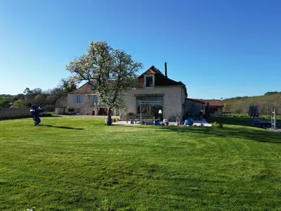 Jardin de l'établissement La Résidence Périgourdine Meublé Tourisme 5 étoiles Luxe