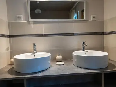 Salle de bains dans l'établissement Holiday Home Roucan by Interhome
