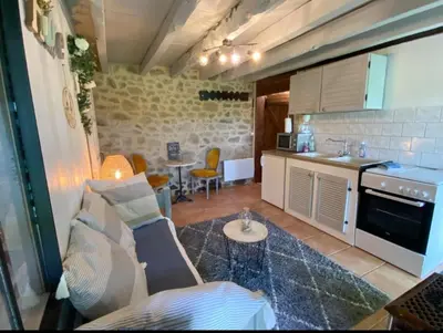 Cuisine ou kitchenette dans l'établissement Gite le Onze beauval