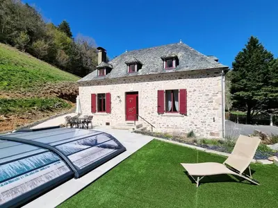 Piscine de l'établissement Gîte de France L'air du paradis 3 épis - Gîte de France 6 personnes MAE-6344 ou située à proximité