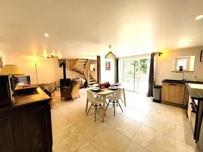 Cuisine ou kitchenette dans l'établissement Gîte de France Le grand air du paradis 3 épis - Gîte de France 9 personnes MAE-6464