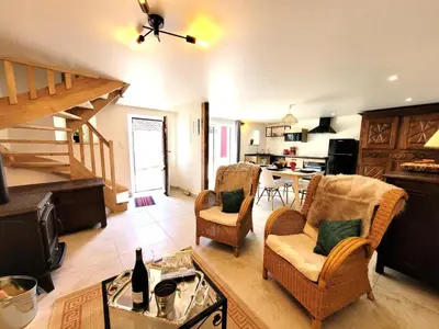 Cuisine ou kitchenette dans l'établissement Gîte de France Le grand air du paradis 3 épis - Gîte de France 9 personnes MAE-6464