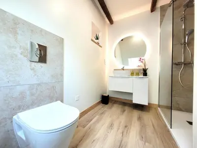 Salle de bains dans l'établissement Gîte de France Gîte le petit air 3 épis - Gîte de France 3 personnes MAE-6624