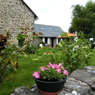 Gîte de France à Sarroux - St Julien 3 épis - Gîte de France 8 personnes MAE-0134