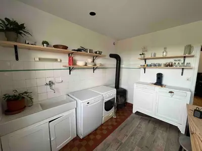 Cuisine ou kitchenette dans l'établissement Maison de campagne 5 min A20