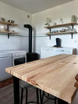 Cuisine ou kitchenette dans l'établissement Maison de campagne 5 min A20