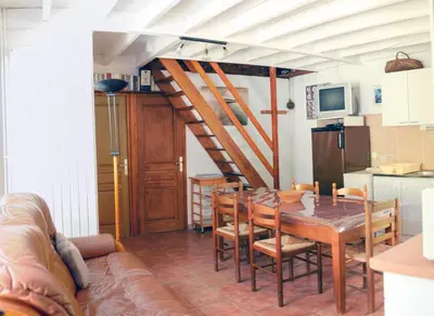 Coin salon dans l'établissement Gîte 4 personnes vue sur le lac des graves - Vallée de la Jordanne,Aurillac,Cantal,Auvergne