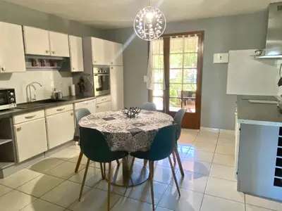 Cuisine ou kitchenette dans l'établissement Pech Joli