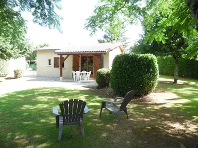 Jardin de l'établissement Le Pinot - Gîte - Lot - Vallée de la Dordogne