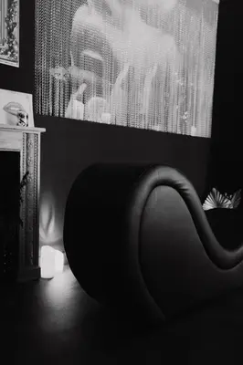 Coin salon dans l'établissement Suite Love Room Les Secrets d'Eden Rose- escapade romantique à 2