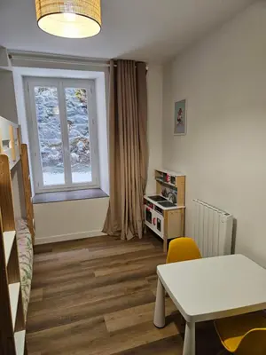 Bibliothèque dans l'appartement
