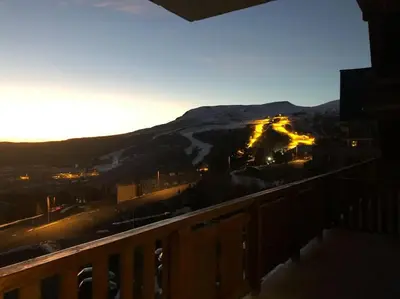 Vue générale sur la montagne ou vue sur la montagne depuis l'appartement