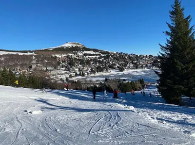 L'établissement Appartement bellevue sur les hauteurs de Super-Besse en hiver