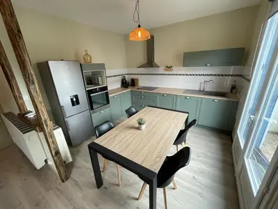 Cuisine ou kitchenette dans l'établissement Le Rupin