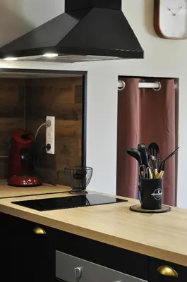 Cuisine ou kitchenette dans l'établissement Gîte Résidence des Pères