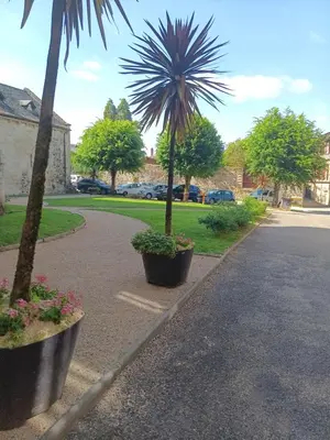 Jardin de l'établissement Gîte Résidence des Pères