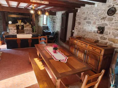 Coin salon dans l'établissement Authentique moulin tout inclus-Moulin de Lavaugarde