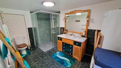 Salle de bains dans l'établissement Authentique moulin tout inclus-Moulin de Lavaugarde