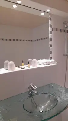 Salle de bains dans l'établissement Chambre d'hôte dans le Cantal vallée de la Maronne