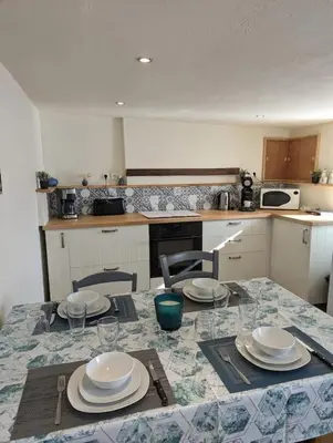 Cuisine ou kitchenette dans l'établissement Le Petit Perchoir à Aubusson