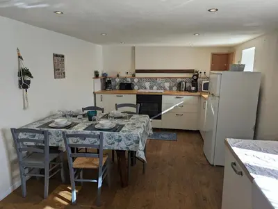 Cuisine ou kitchenette dans l'établissement Le Petit Perchoir à Aubusson