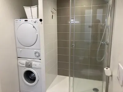 Salle de bains dans l'établissement Les Chamois du Sancy