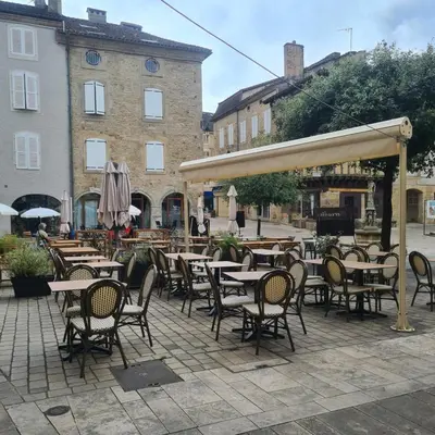 Restaurant ou autre lieu de restauration dans l'établissement Mercadial au coeur de Saint-Céré